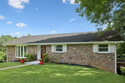 432 Hollydale Dr