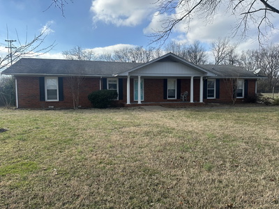 2988 Parkwood Dr