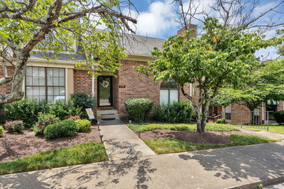 218 Glenstone Cir