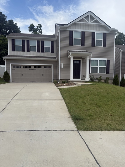 Exterior view of 2410 Brokeshire Dr in White House, TN
