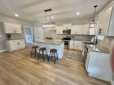 549 Bloomington Trce