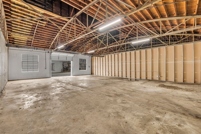 319 E Main St
