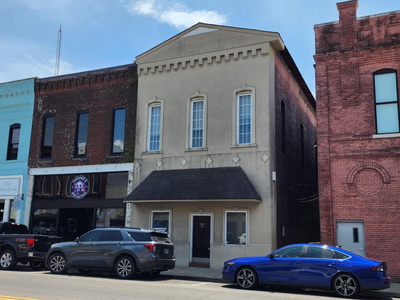 102C E Main St