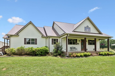 Exterior view of 142 Otto Smith Rd in McMinnville, TN