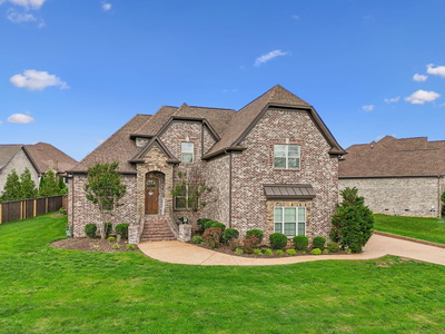 915 Harrisburg Ln