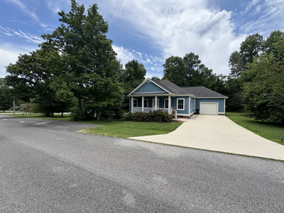 111 Reeds Ln