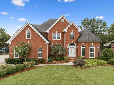Exterior view of 1919 Nightwalk Ct in Murfreesboro, TN