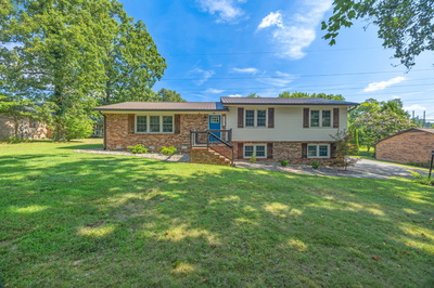 1015 Tanglewood Dr