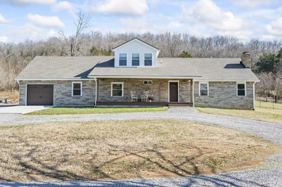 Exterior view of 744 Dobbins Pike in Gallatin, TN