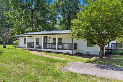 Exterior view of 4115 Highway 76 in Cottontown, TN