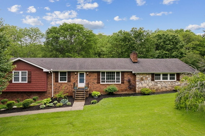 2049 Graceland Dr