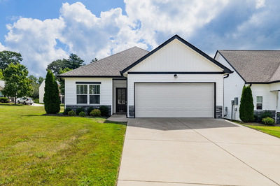 404 Golf Club Ln