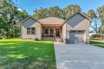 Exterior view of 1027 Garton Rd in Burns, TN