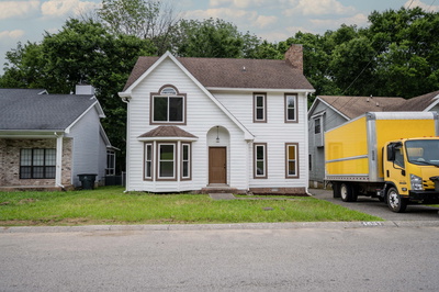 4037 Calumet Dr