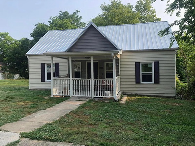 320 W 13th St