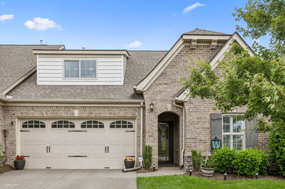 1420 Whispering Oaks Dr