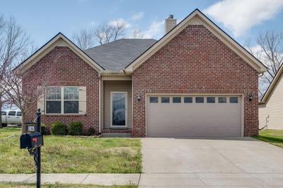 1021 Lindyn Lee Way