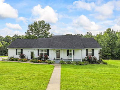 Exterior view of 4768 Lewisburg Hwy in Pulaski, TN