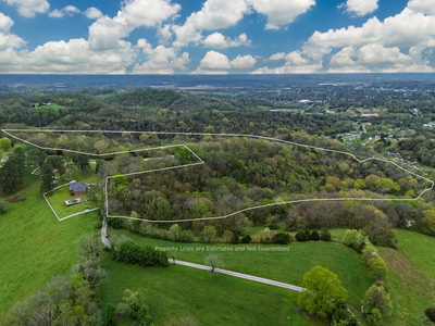 Exterior view of 1387 Riley Hill Rd in Pulaski, TN