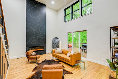 930 Downey Dr
