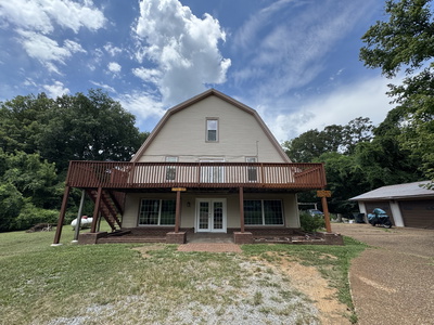 1221 Johns Rd