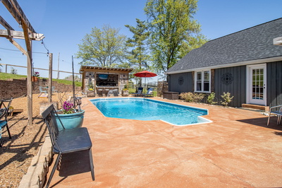 1633 Saundersville Rd