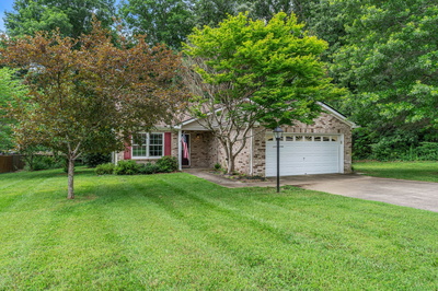 Exterior view of 7352 Hidden Lake Cir in Fairview, TN