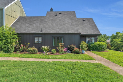 210 Raintree Dr