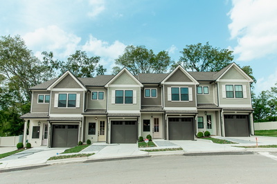 1042 Noble Loop