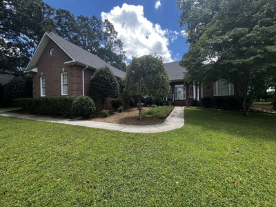 54 Foyer Dr