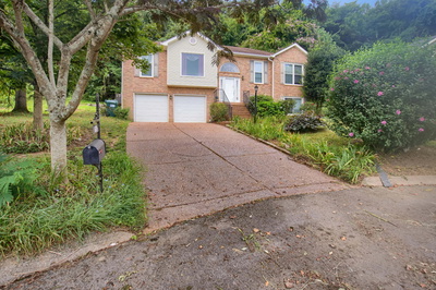 609 Glenridge Close