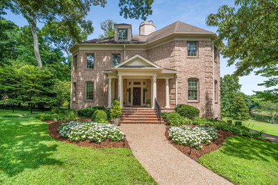 56 Old Club Ct