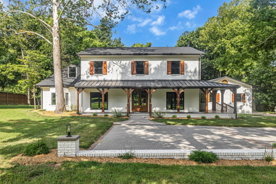 Exterior view of 1120 Bradley Dr in Franklin, TN