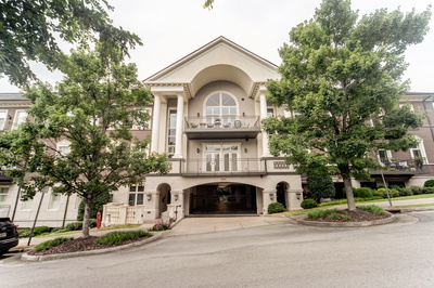 2411 Crestmoor Rd