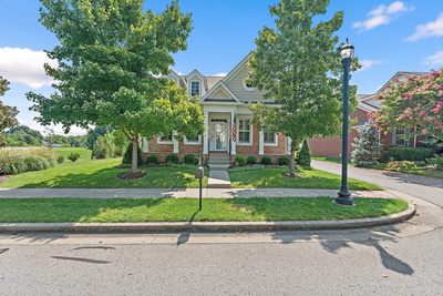 2001 Barclay Ln