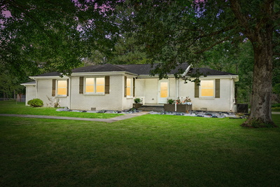 1561 Woodlawn Rd