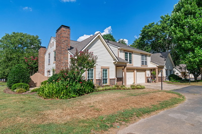 5002 Camelot Dr