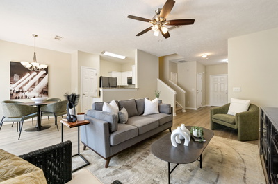 8104 Valley Oak Dr