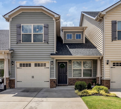 909 Granville Dr