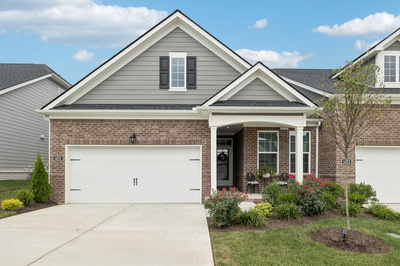 1421 Autumn Leaf Ln