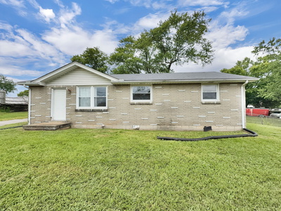 Exterior view of 13135 Lebanon Rd in Mount Juliet, TN