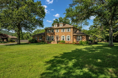 6313 Chickering Cir
