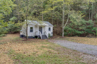 150 Slaters Creek Ln