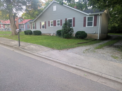 305 E Park Ave