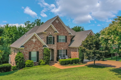 1544 Red Oak Ln