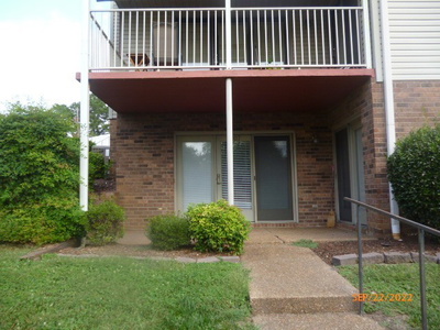 307 Village Ln, W