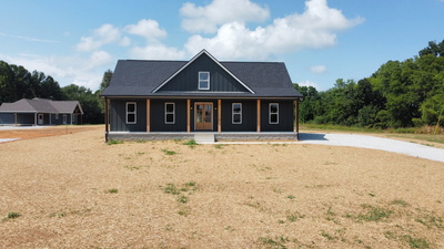 33 Evans Rd