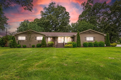 1809 Country Club Dr