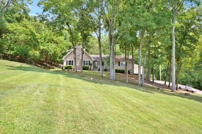 1057 Hillview Dr