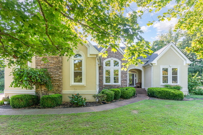 2926 Lisa Dr
